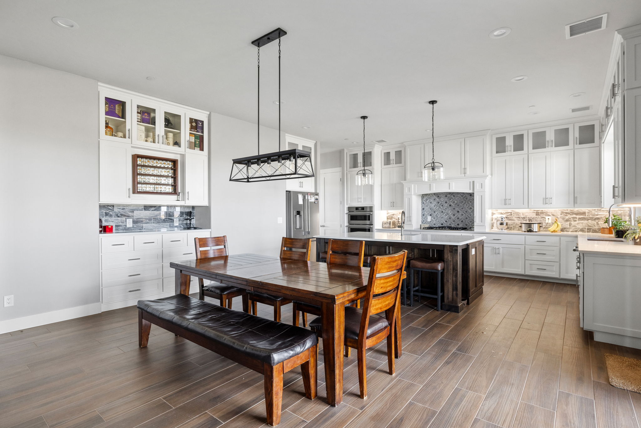 8-Dining to Kitchen